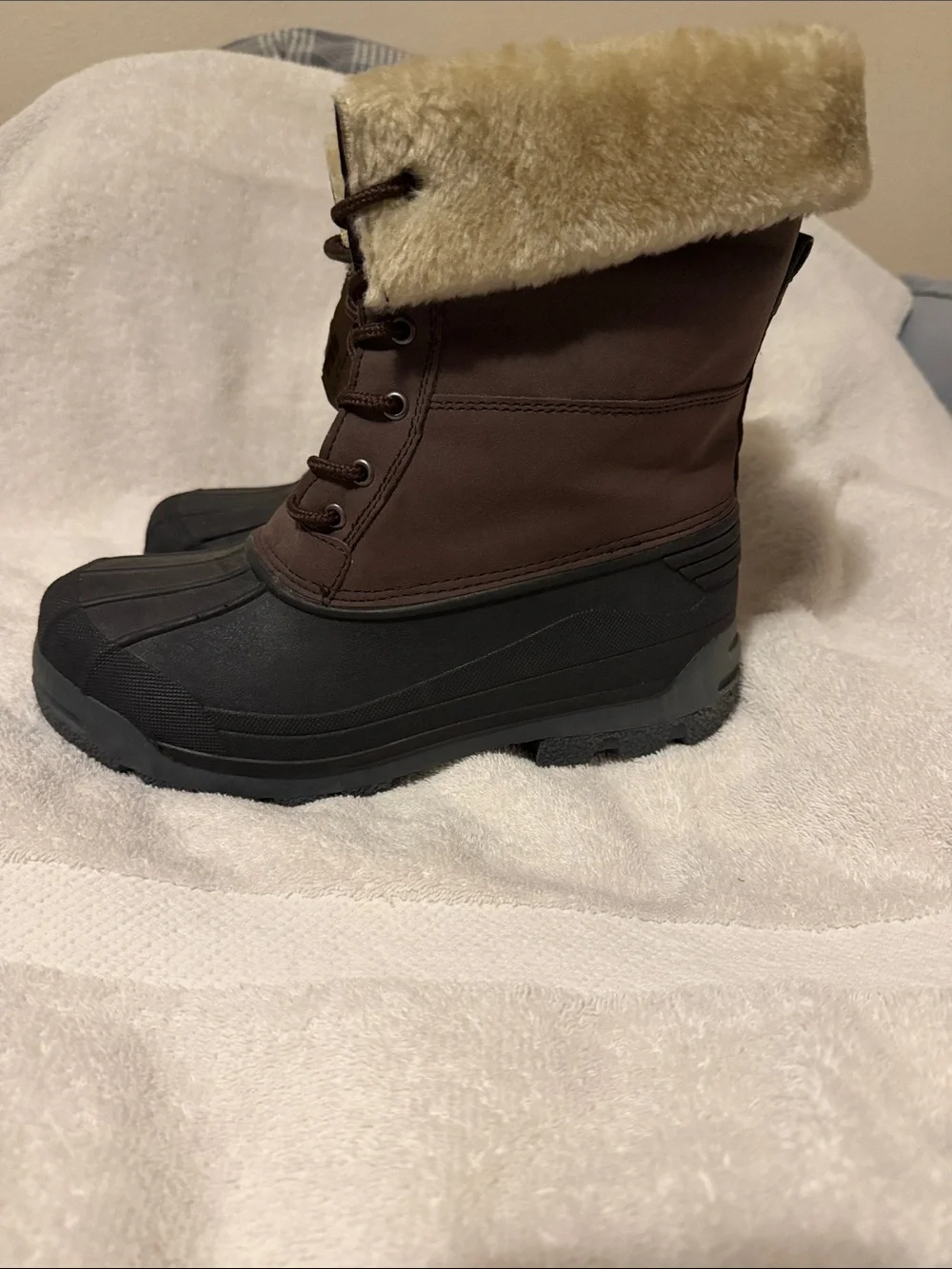 Sorel Brown and Black Women's Faux-Fur Collar Lace-Up Winter Boots